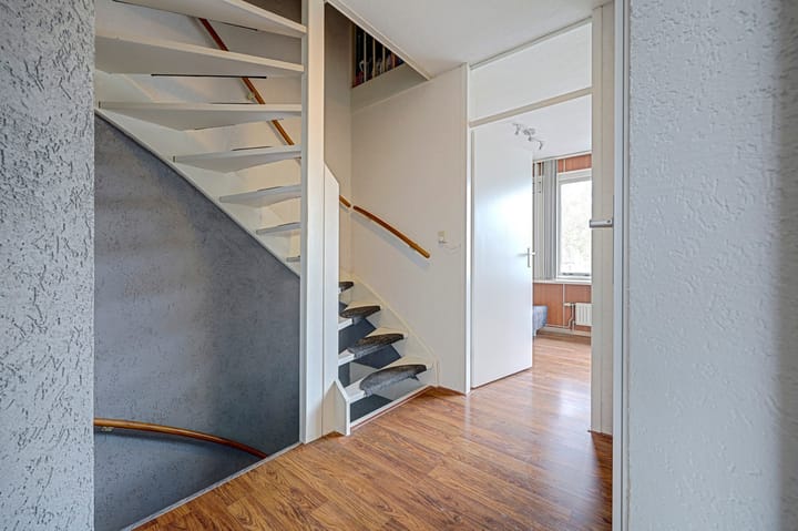 Tussenwoning te koop: Kouwenaardseweg 66, Hoogvliet Rotterdam