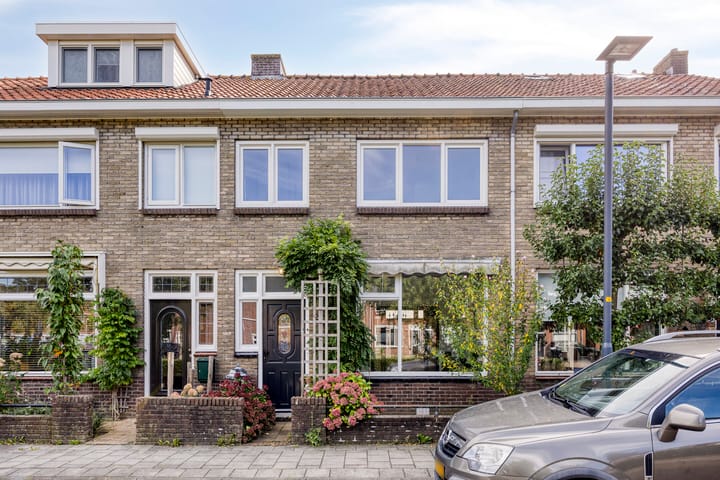 Tussenwoning te koop: Okmastraat 26, Kampen