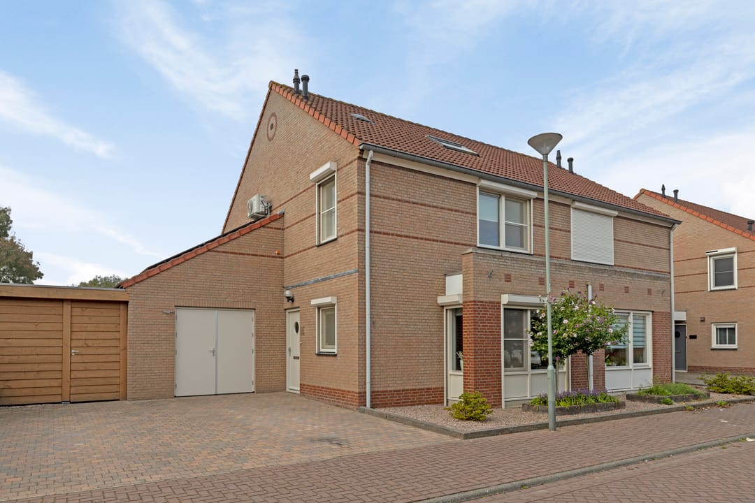 Foto 2 van Van Sonsveldstraat 1
