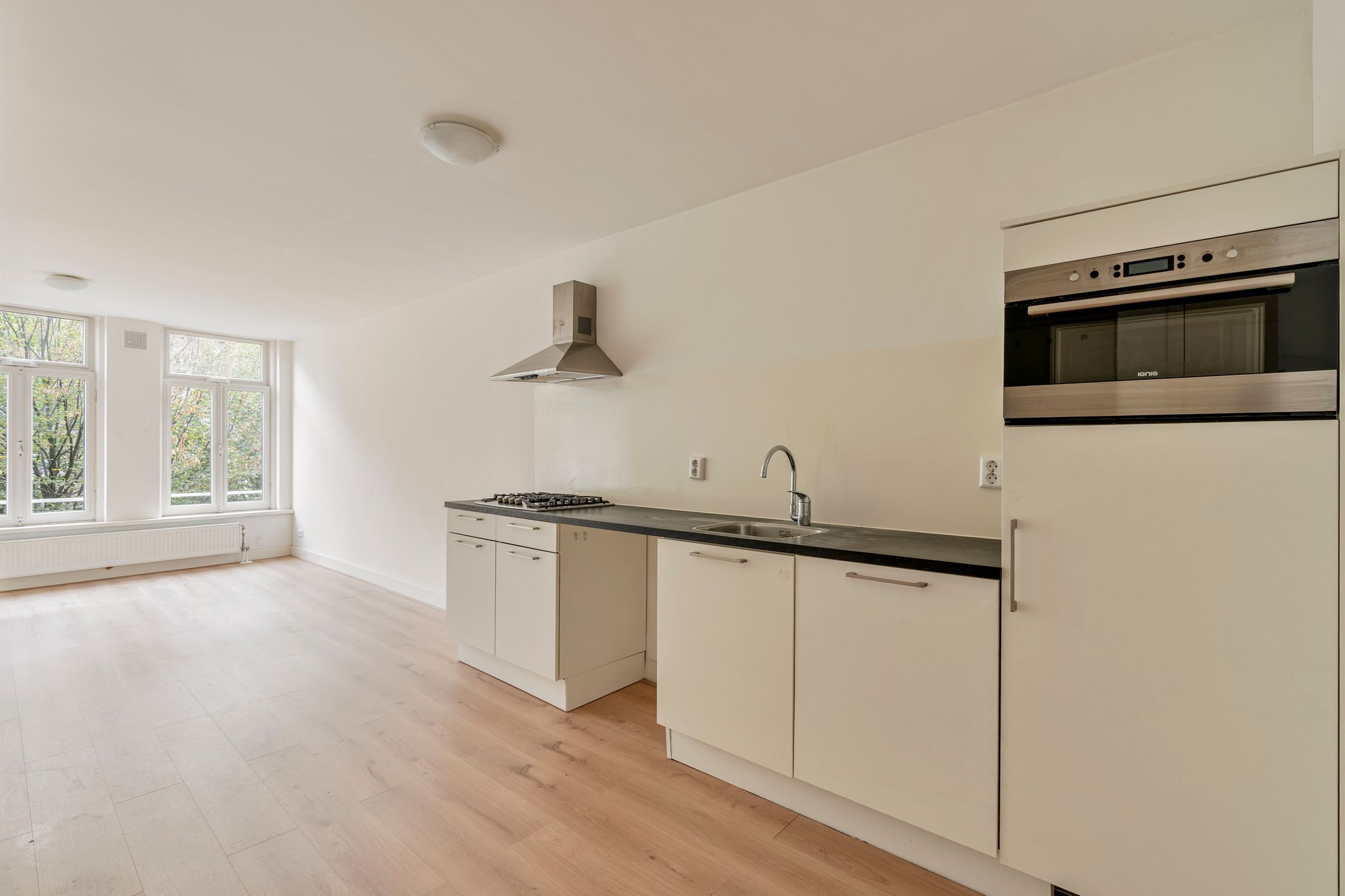 Photo 3 of Eerste Van der Helststraat 72-1