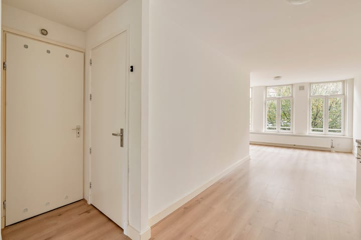 Appartement te koop: Eerste van der Helststraat 72-1, Amsterdam