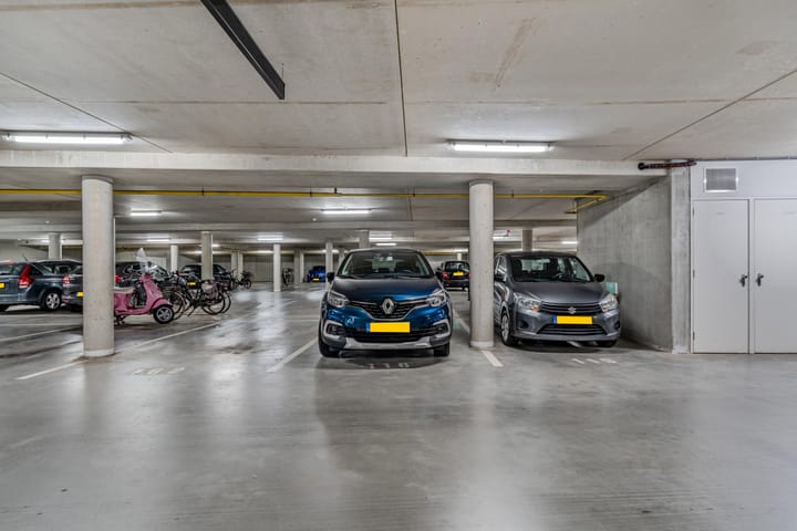 Appartement te koop: Duiker 89, Huizen