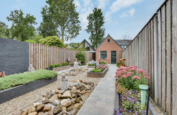 Tussenwoning te koop: Calluna 69, Oost West En Middelbeers