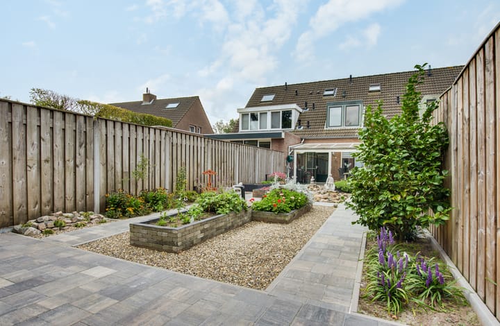 Tussenwoning te koop: Calluna 69, Oost West En Middelbeers