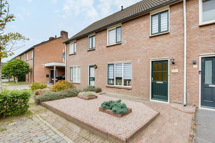 Tussenwoning te koop: Calluna 69, Oost West En Middelbeers