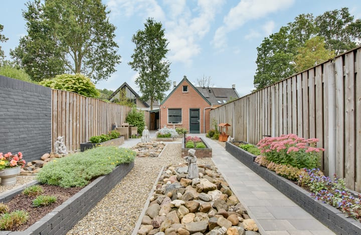 Tussenwoning te koop: Calluna 69, Oost West En Middelbeers