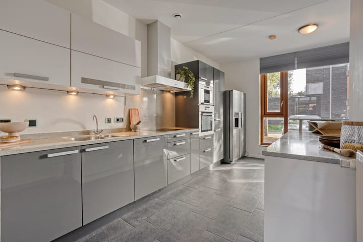 Tussenwoning te koop: Grasbloem 57, Eindhoven