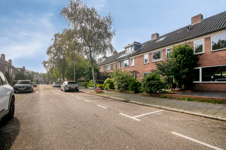 Tussenwoning te koop: Anne Franklaan 106, Bussum