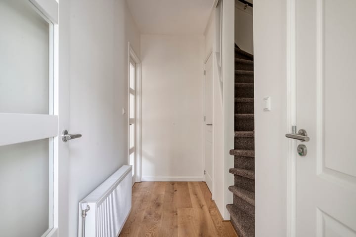 Tussenwoning te koop: Anne Franklaan 106, Bussum