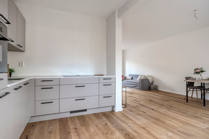 Tussenwoning te koop: Anne Franklaan 106, Bussum