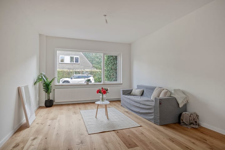 Tussenwoning te koop: Anne Franklaan 106, Bussum