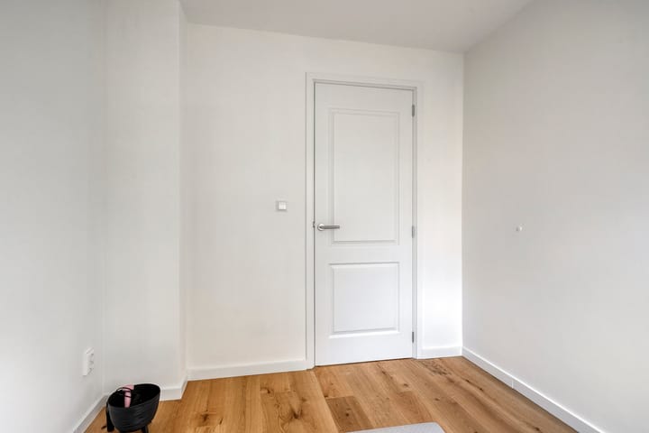 Tussenwoning te koop: Anne Franklaan 106, Bussum