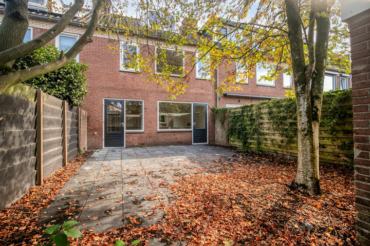 Tussenwoning te koop: Anne Franklaan 106, Bussum