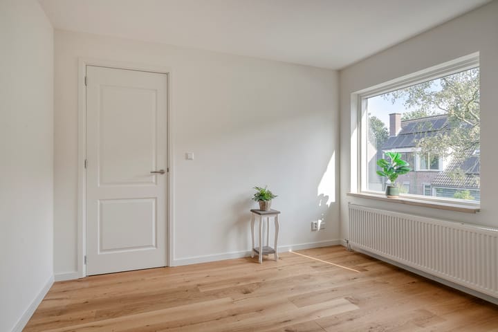 Tussenwoning te koop: Anne Franklaan 106, Bussum