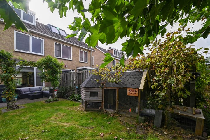 Twee-onder-één-kap te koop: Dokter Bloemstraat 89, Spierdijk