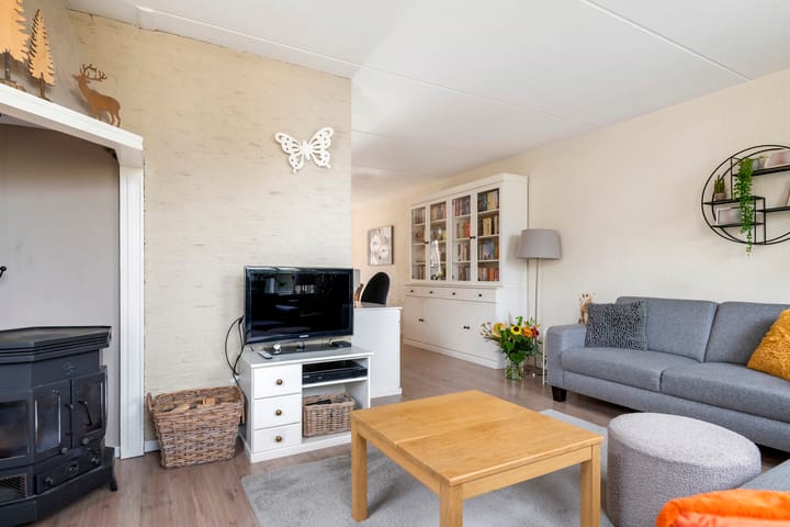 Tussenwoning te koop: Nederburcht 5, Buren (Ge)