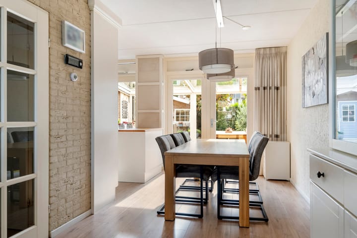 Tussenwoning te koop: Nederburcht 5, Buren (Ge)