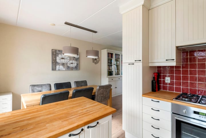 Tussenwoning te koop: Nederburcht 5, Buren (Ge)