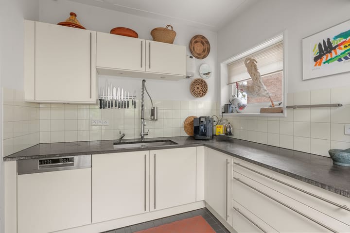 Tussenwoning te koop: Bodegraafsestraatweg 107, Gouda
