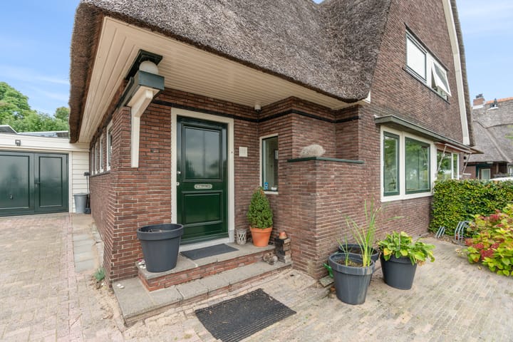 Tussenwoning te koop: Bodegraafsestraatweg 107, Gouda