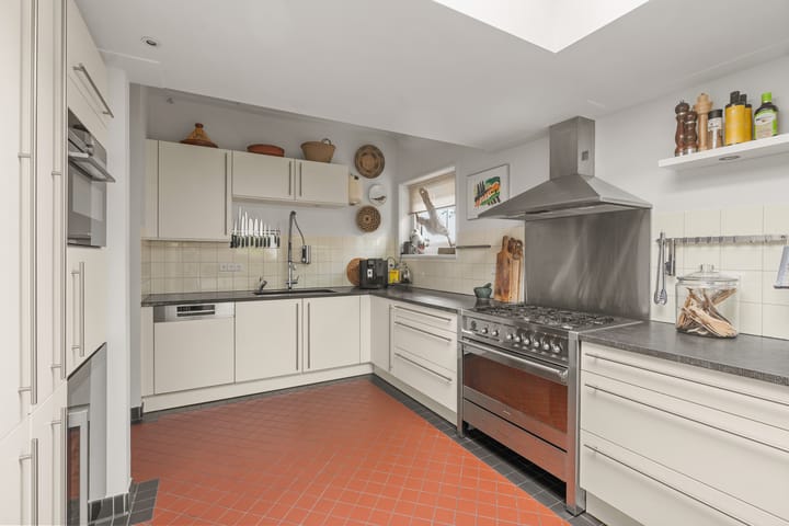 Tussenwoning te koop: Bodegraafsestraatweg 107, Gouda