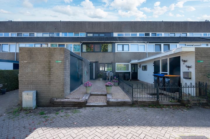 Tussenwoning te koop: Bloemstede 308, Maarssen