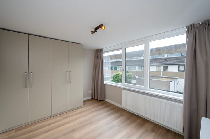 Tussenwoning te koop: Bloemstede 308, Maarssen