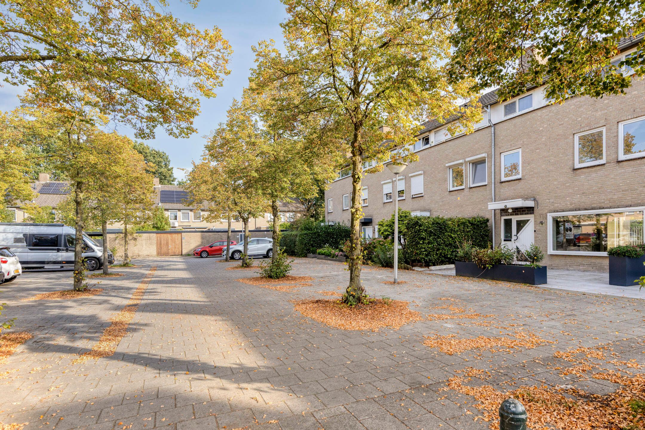 Photo 36 of Busweg 72