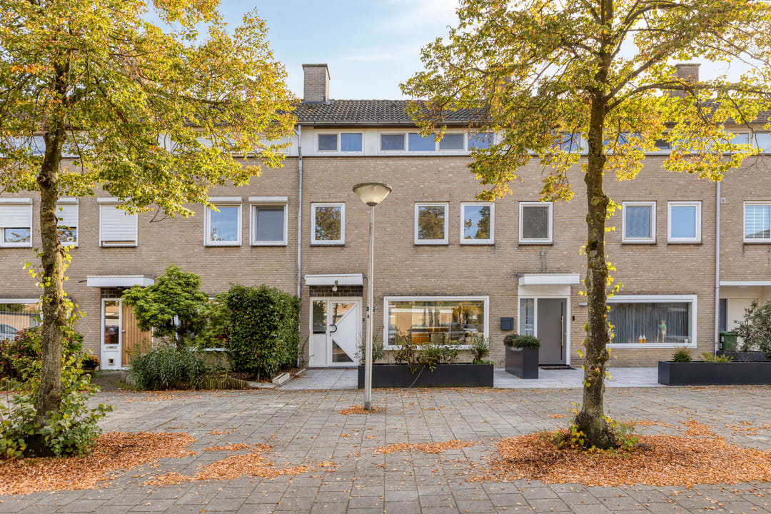 Photo 1 of Busweg 72