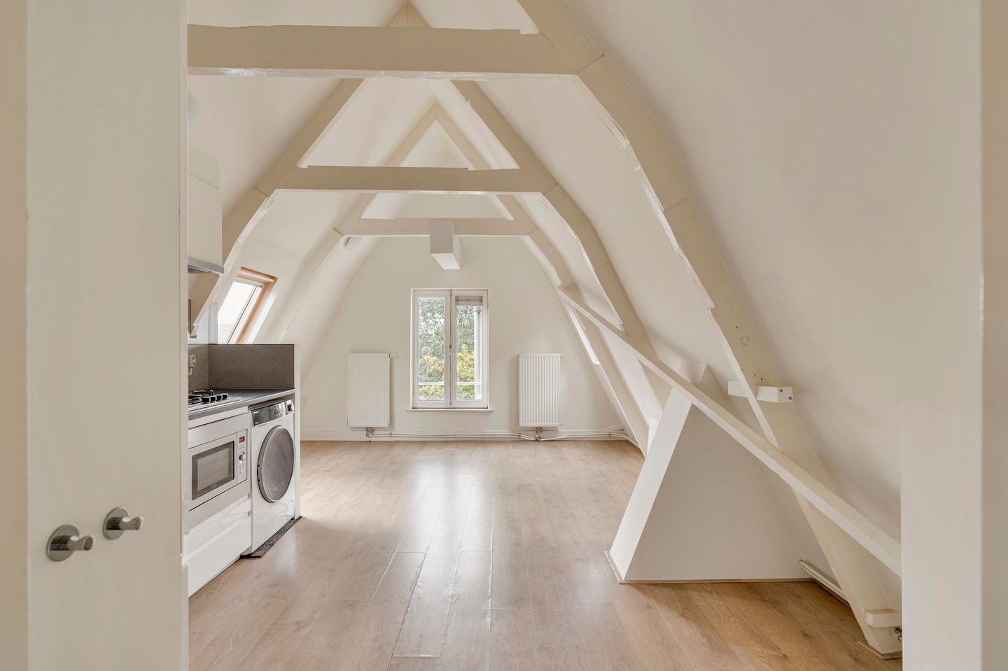 Foto 5 van Eerste Van der Helststraat 72-4