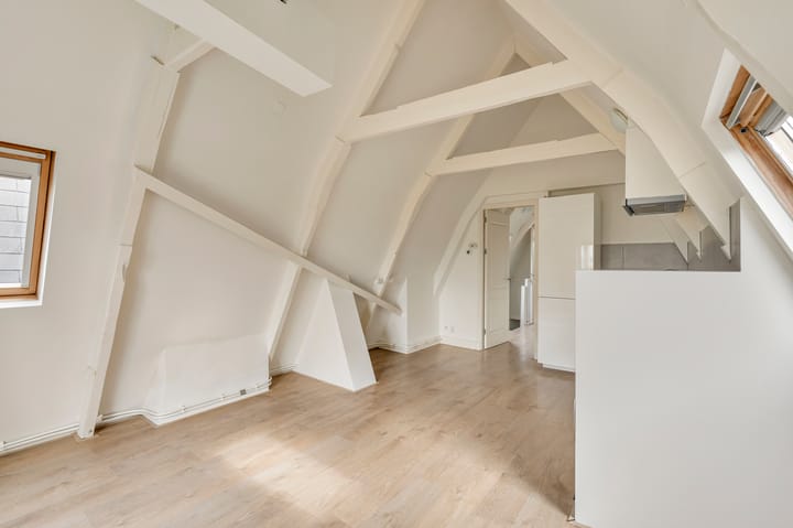 Studio te koop: Eerste van der Helststraat 72-4, Amsterdam