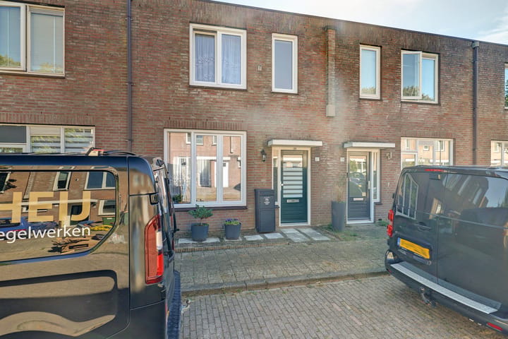 Tussenwoning te koop: Johanna Ufkesstraat 40, Breda