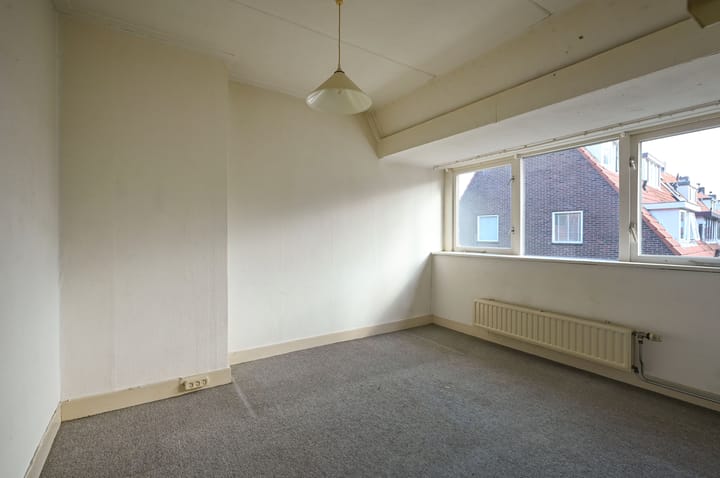 Tussenwoning te koop: Ampèrestraat 19, Hilversum