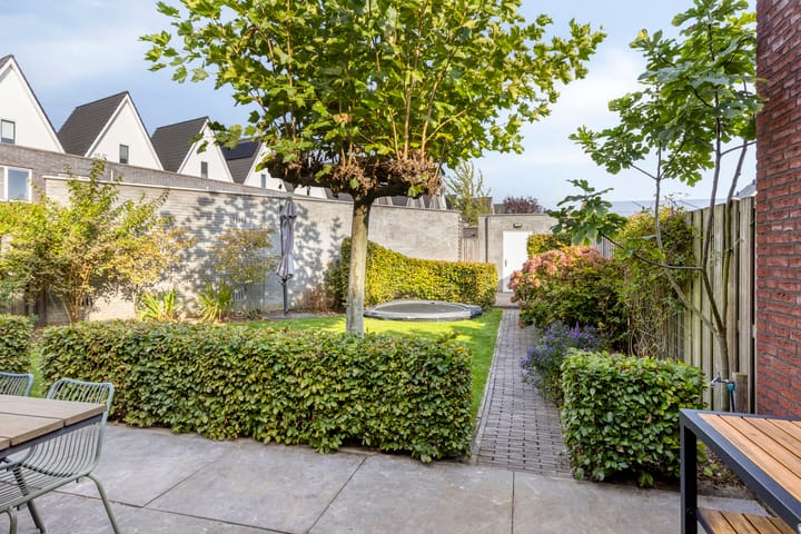 Tussenwoning te koop: Rapsodieweg 51, Rosmalen