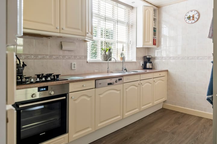Hoekwoning te koop: Prins Willem-Alexanderstraat 46, Deil
