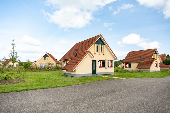 Vrijstaande woning te koop: Oranjekanaal NZ 10-0021, Wezuperbrug