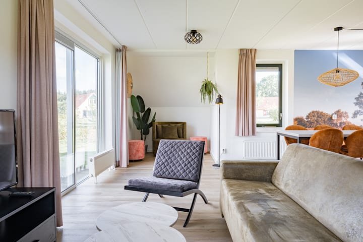 Vrijstaande woning te koop: Oranjekanaal NZ 10-0021, Wezuperbrug