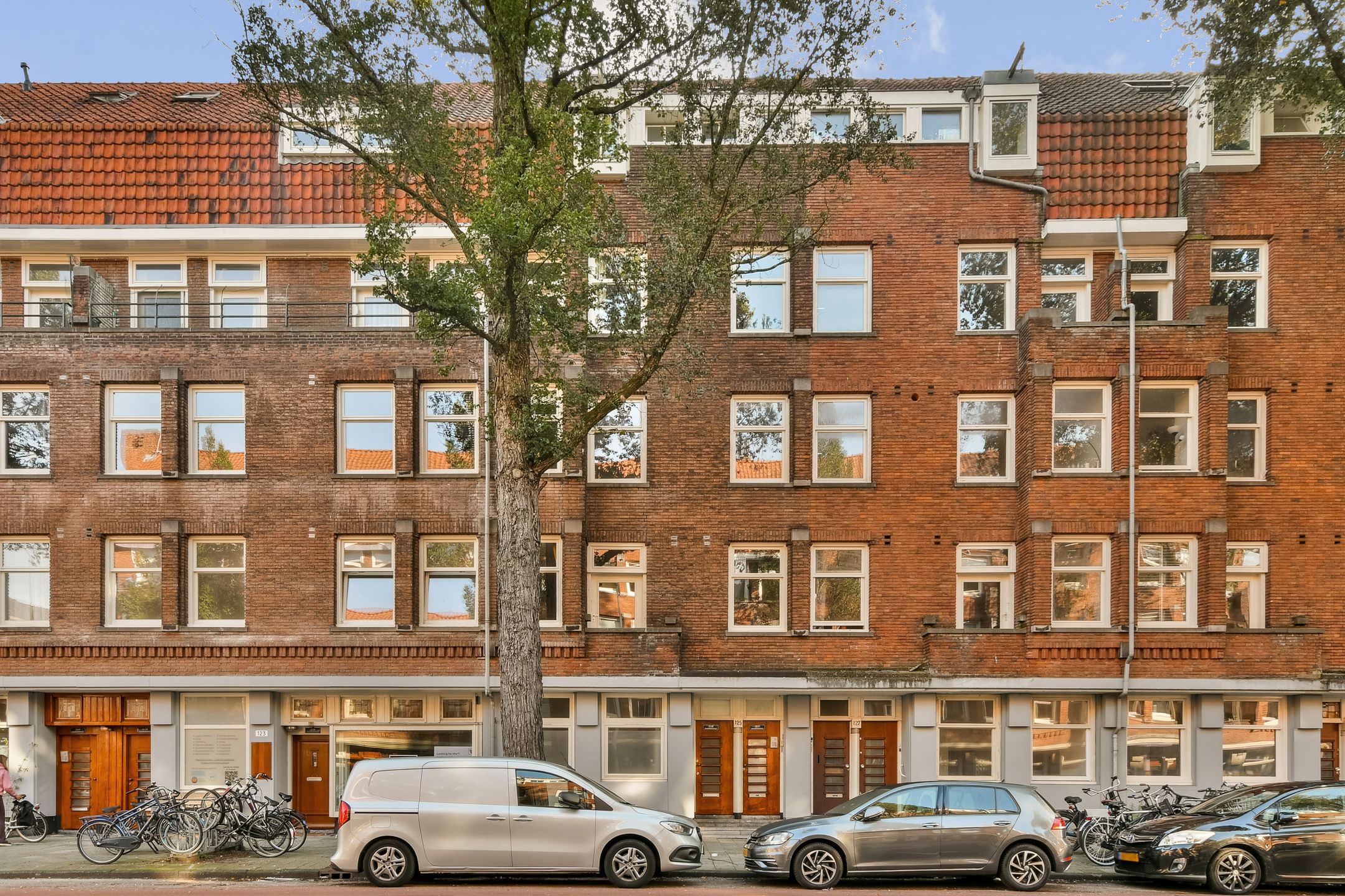 Photo 3 of Haarlemmermeerstraat 125-H