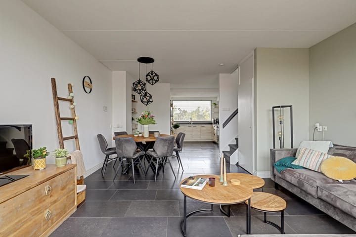 Appartement te koop: Dennenlaan 8, Dordrecht