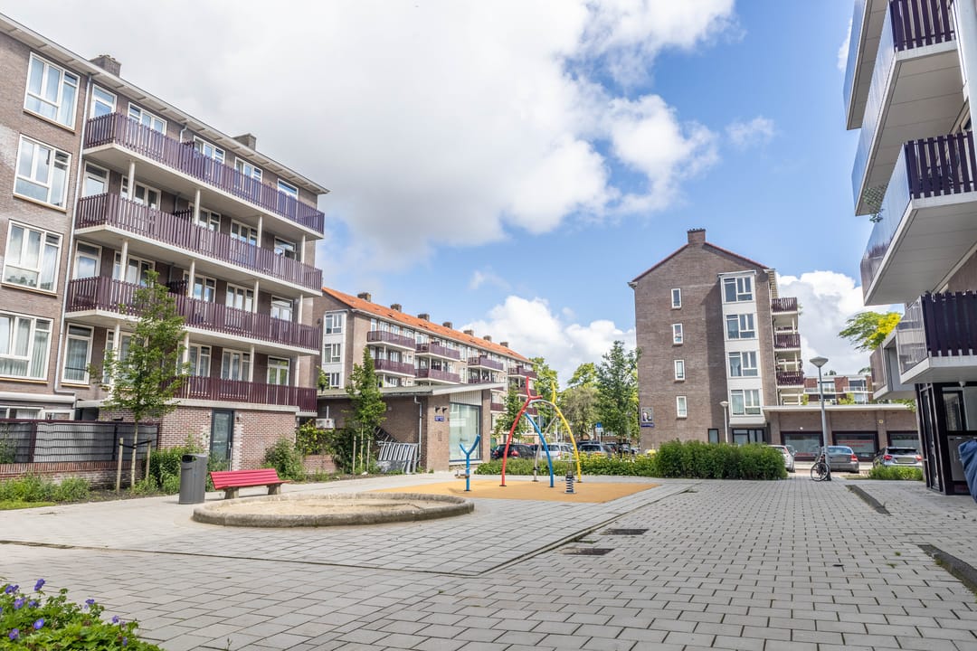 Photo 37 of Cornelis van Vollenhovenstraat 52