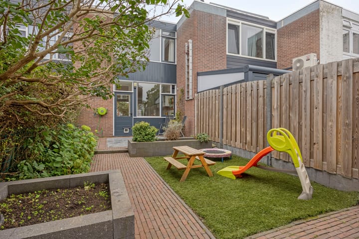 Tussenwoning te koop: Händelstraat 26, Vlaardingen