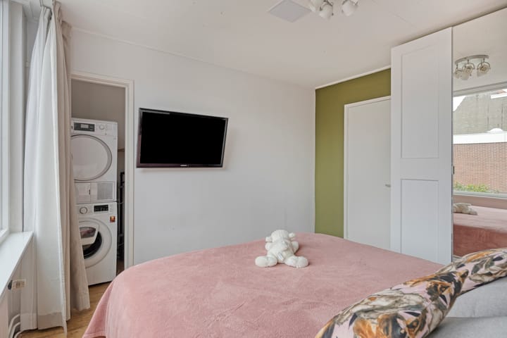 Tussenwoning te koop: Händelstraat 26, Vlaardingen