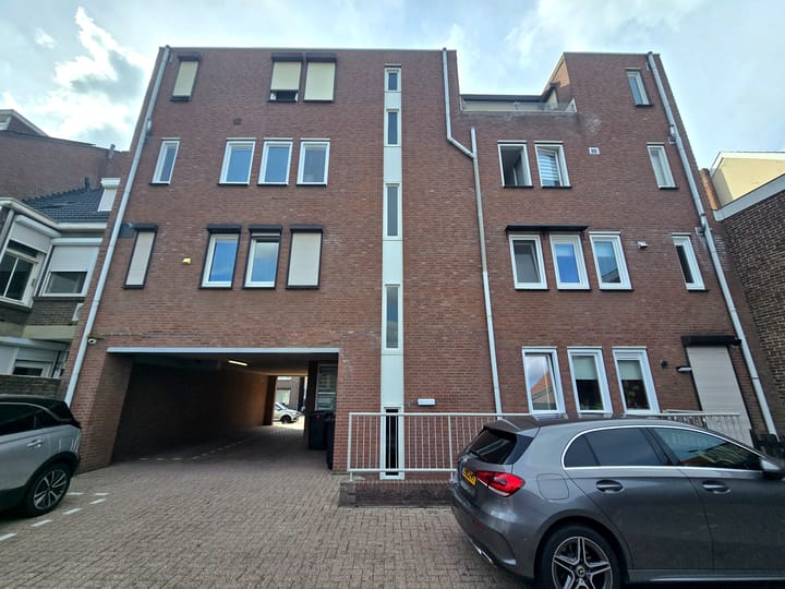Foto 2 van Heerlerbaan 151-A