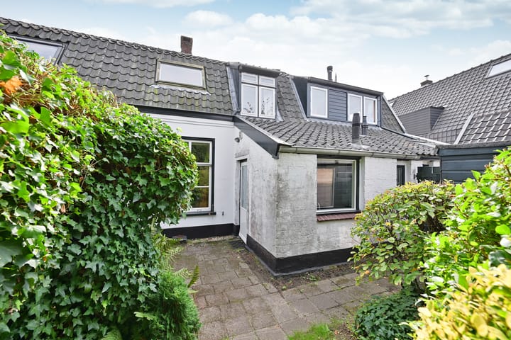 Tussenwoning te koop: Cornelis Bakkerlaan 32, Laren (Nh)