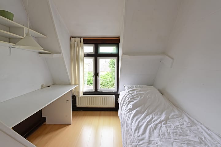 Tussenwoning te koop: Cornelis Bakkerlaan 32, Laren (Nh)