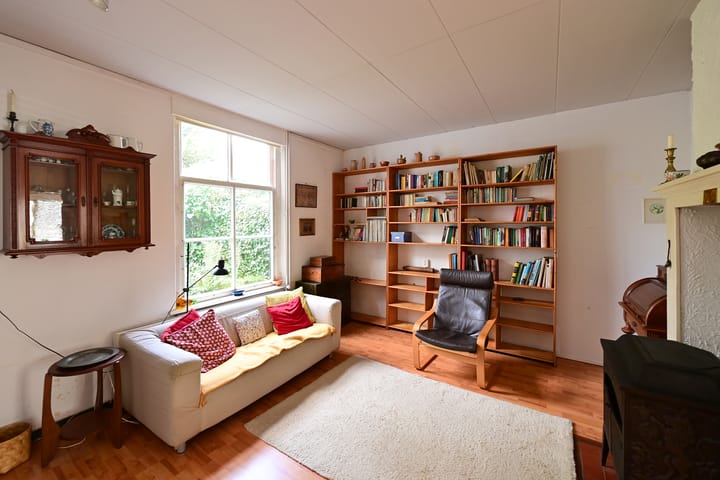 Tussenwoning te koop: Cornelis Bakkerlaan 32, Laren (Nh)