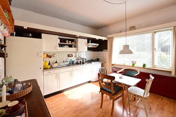 Tussenwoning te koop: Cornelis Bakkerlaan 32, Laren (Nh)
