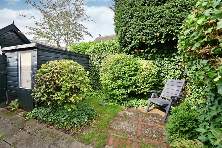 Tussenwoning te koop: Cornelis Bakkerlaan 32, Laren (Nh)