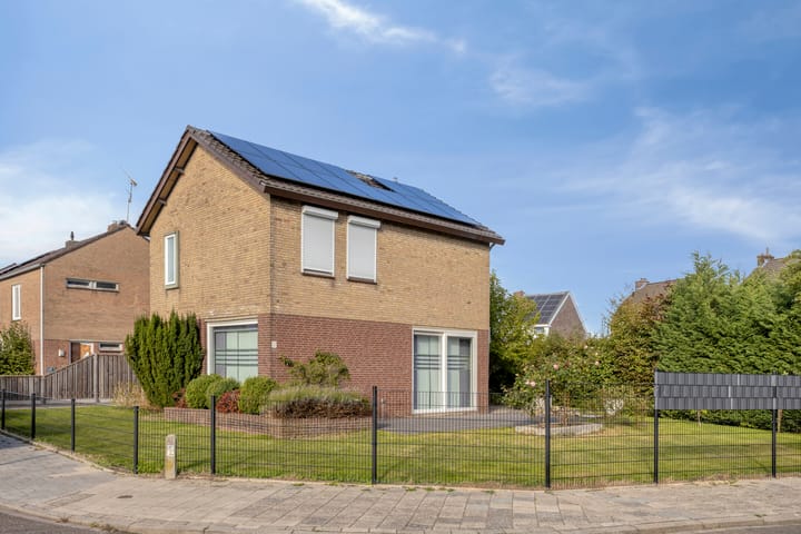 Vrijstaande woning te koop: Mansholtstraat 21, Landgraaf