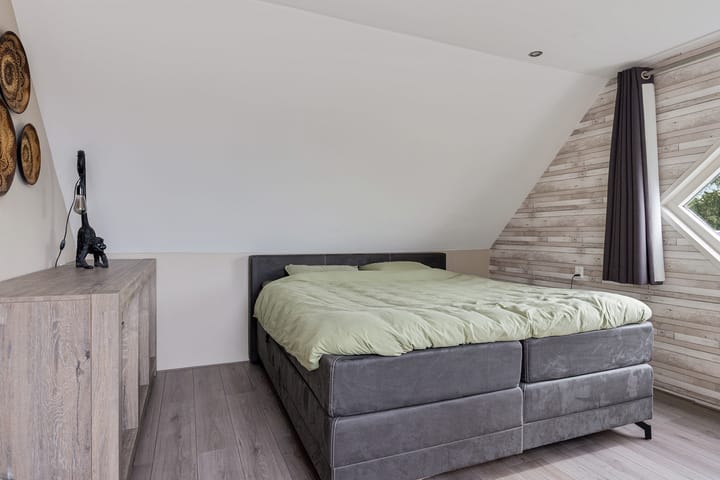 Twee-onder-één-kap te koop: Pastoor J H Wesselstraat 1, Coevorden